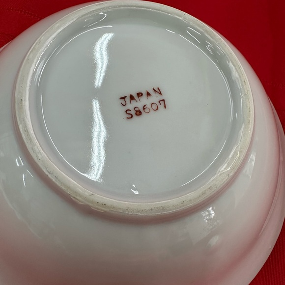 Vintage Floral Gold Rimmed Bowl, made in Japan. - Picture 6 of 6